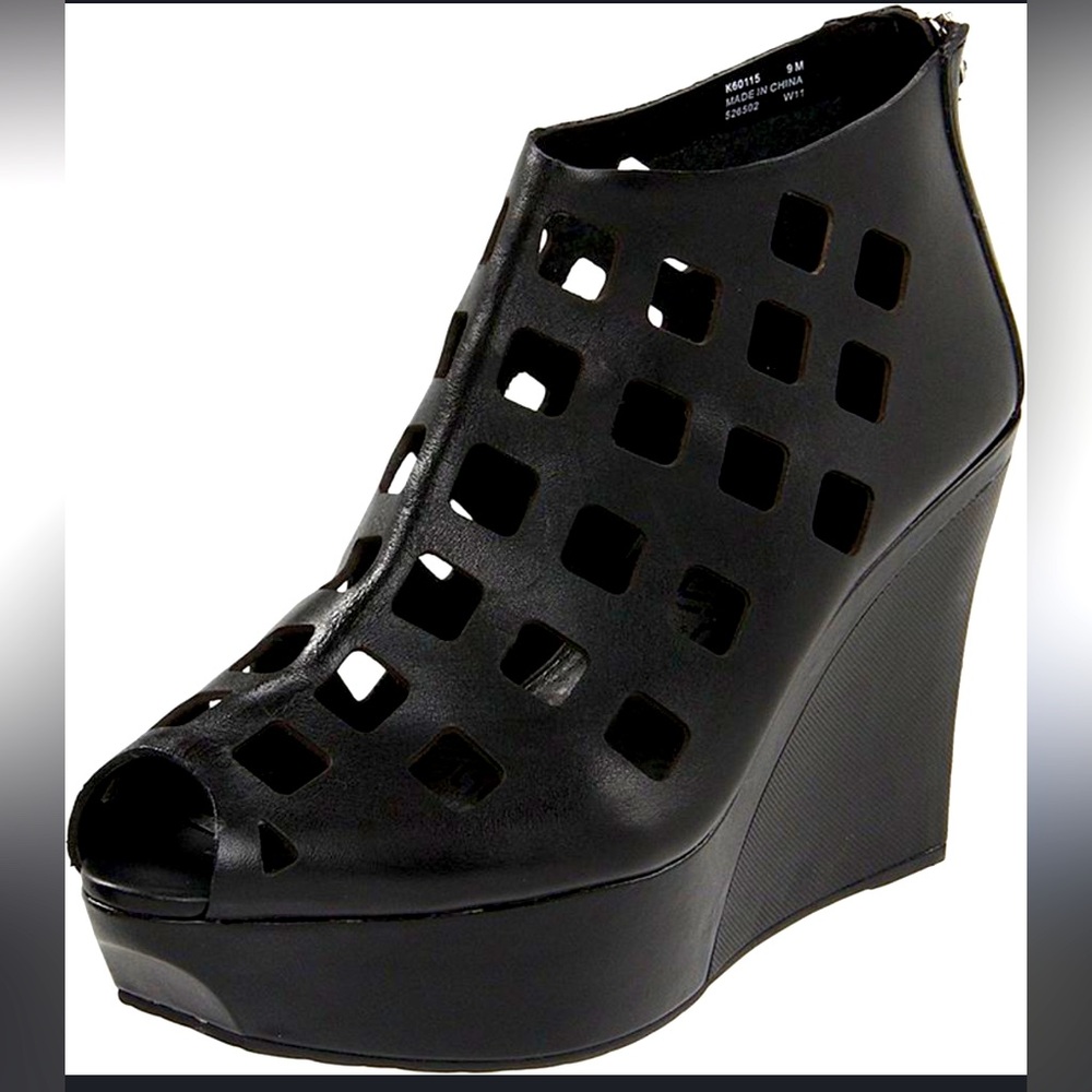 Rockport Black Wedge Shoes with High Heel and Peep-Toe Design